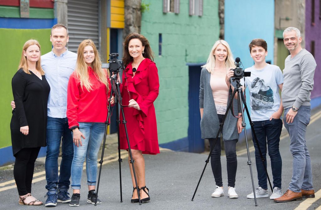 Richard Lynch and (2nd Left) and crew from I Love Limerick with Celia Holman Lee and Rebecca Reynolds (far left) fromFocusIrelandandMickO’Connor(farright)fromFocusIreland